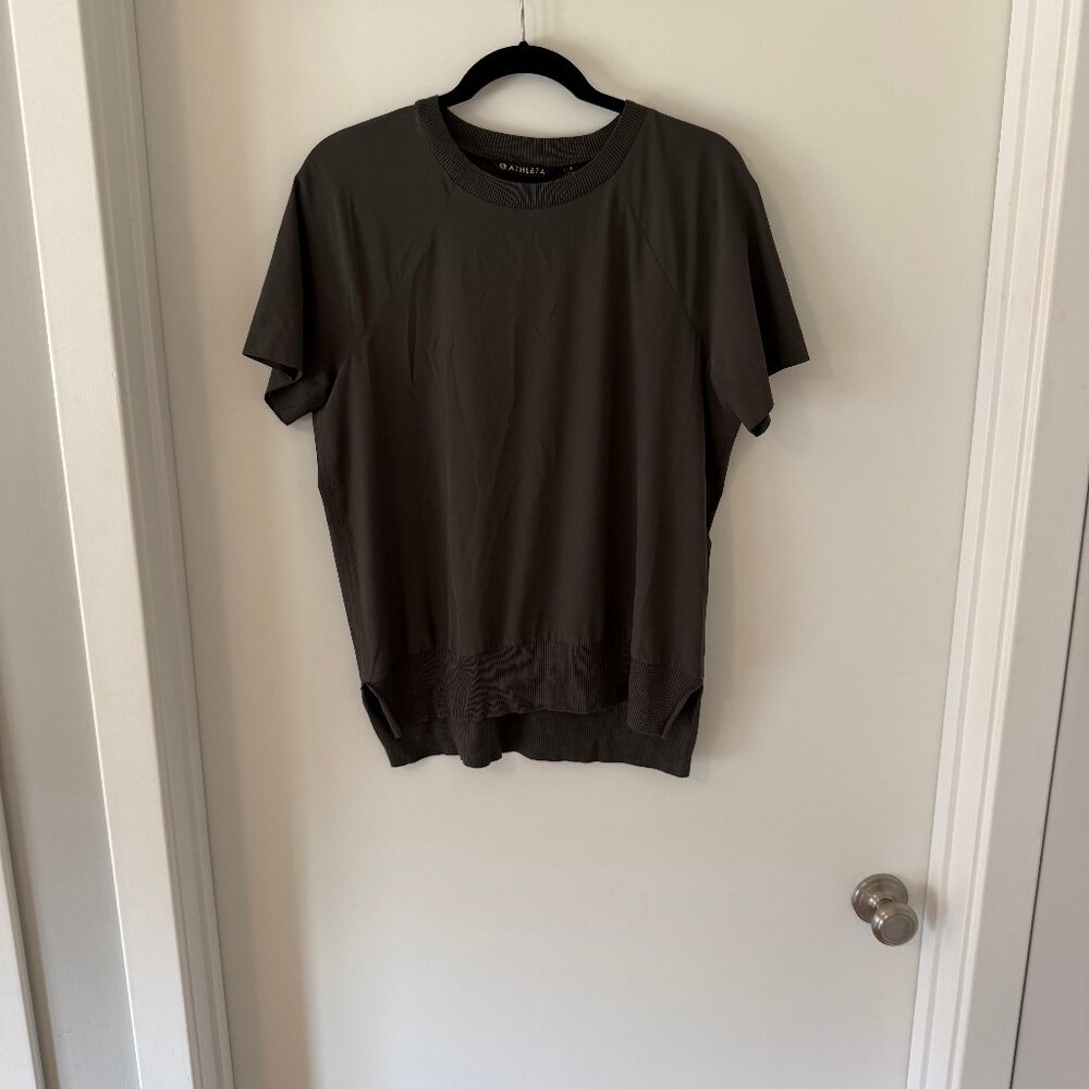 Athleta Zephyr knit crew neck T-shirt - size M